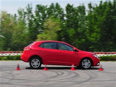 2012款 1.5L 自动领航版