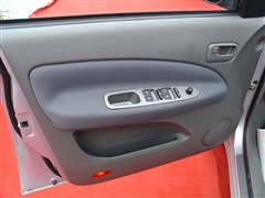 2005款 2.0L 两驱标准型