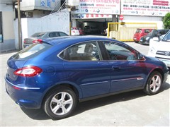 2010款 改款两厢 1.6L 手动尊贵型