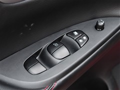 2011款 1.6T M-CVT致酷版