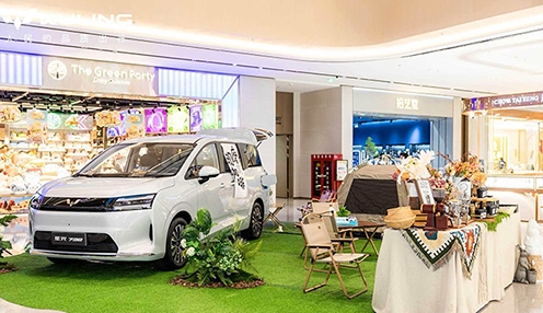 全能大7座，百变嘉年华 五菱星光730长沙上市售价7.3万元起