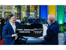 比亚迪第1400万辆新能源车在巴西工厂下线，巴西总统卢拉成为车主